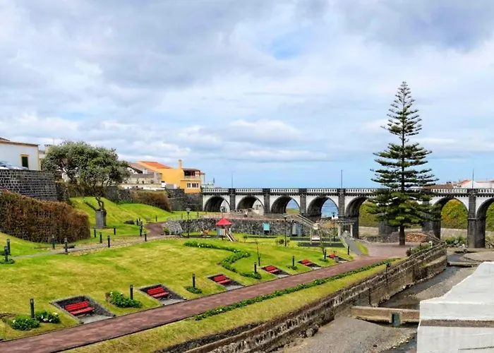 בית נופש Comfortable House In Ribeira Grande, Pleasant Garden *